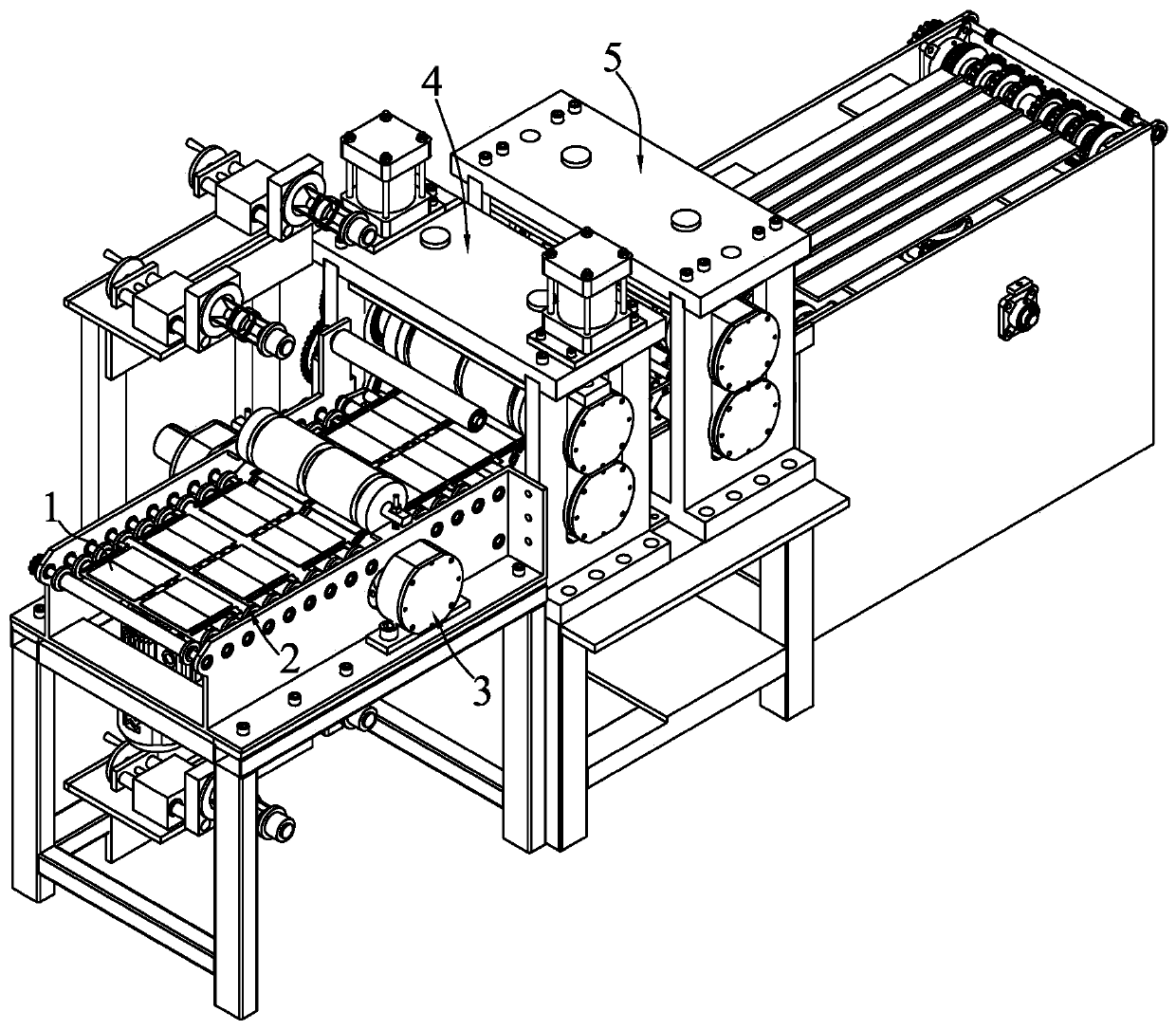 Continuous paper covering cutting device for battery continuous pole plates