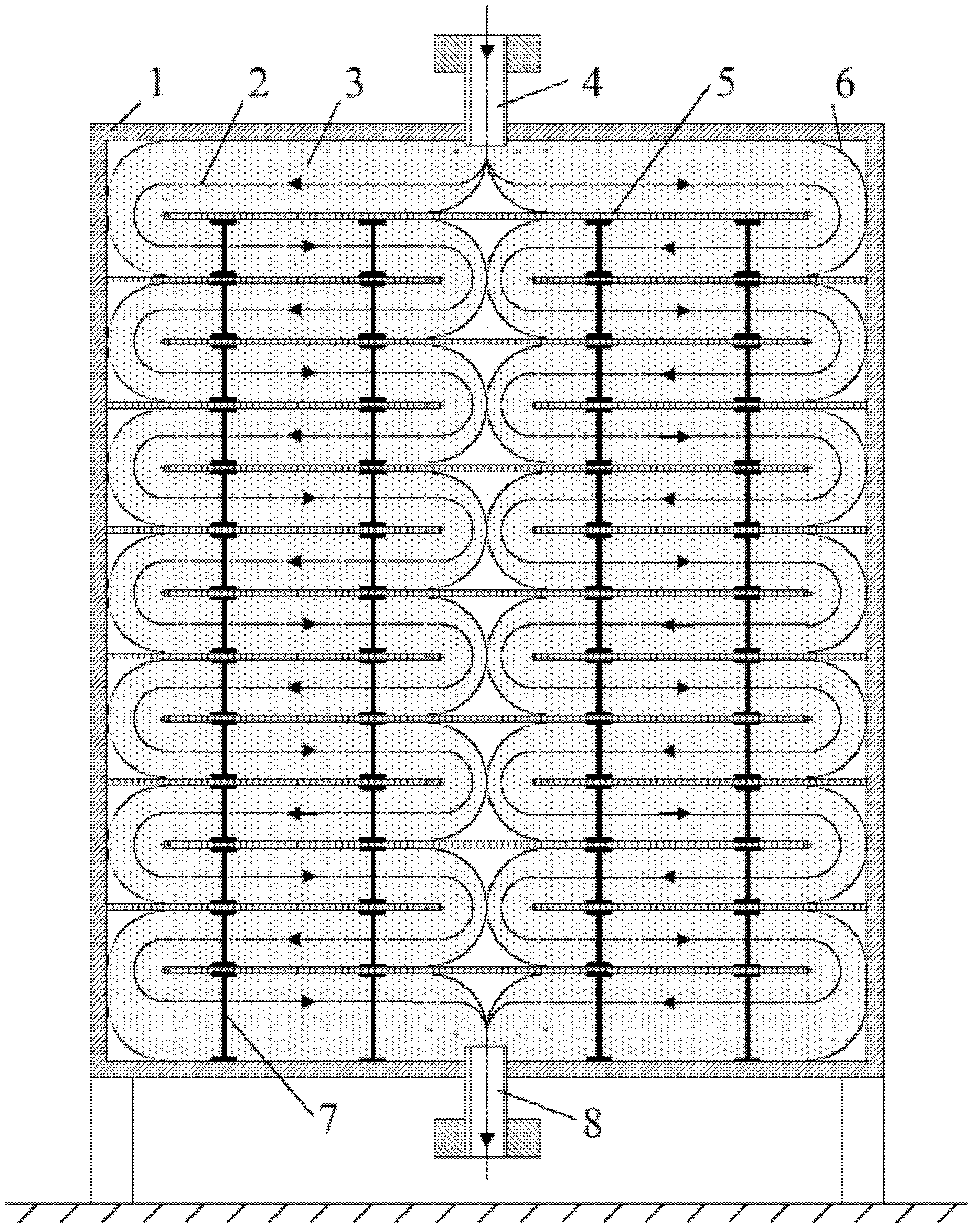 Thermocline solar thermal storage system with baffles