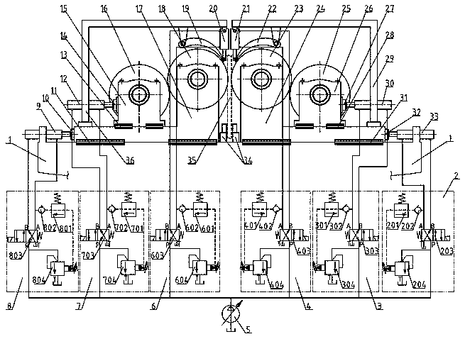 Hydraulic roller coating device with accurate coating thickness