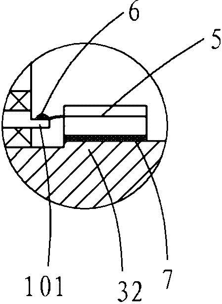 Coaxial load with radial radiating structure