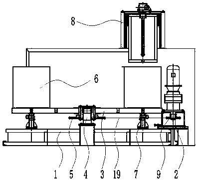 Salvage device capable of circularly collecting materials in rotary mode