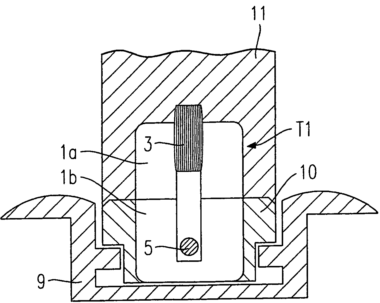 Data transmission between a chassis and a seat movably arranged on the chassis