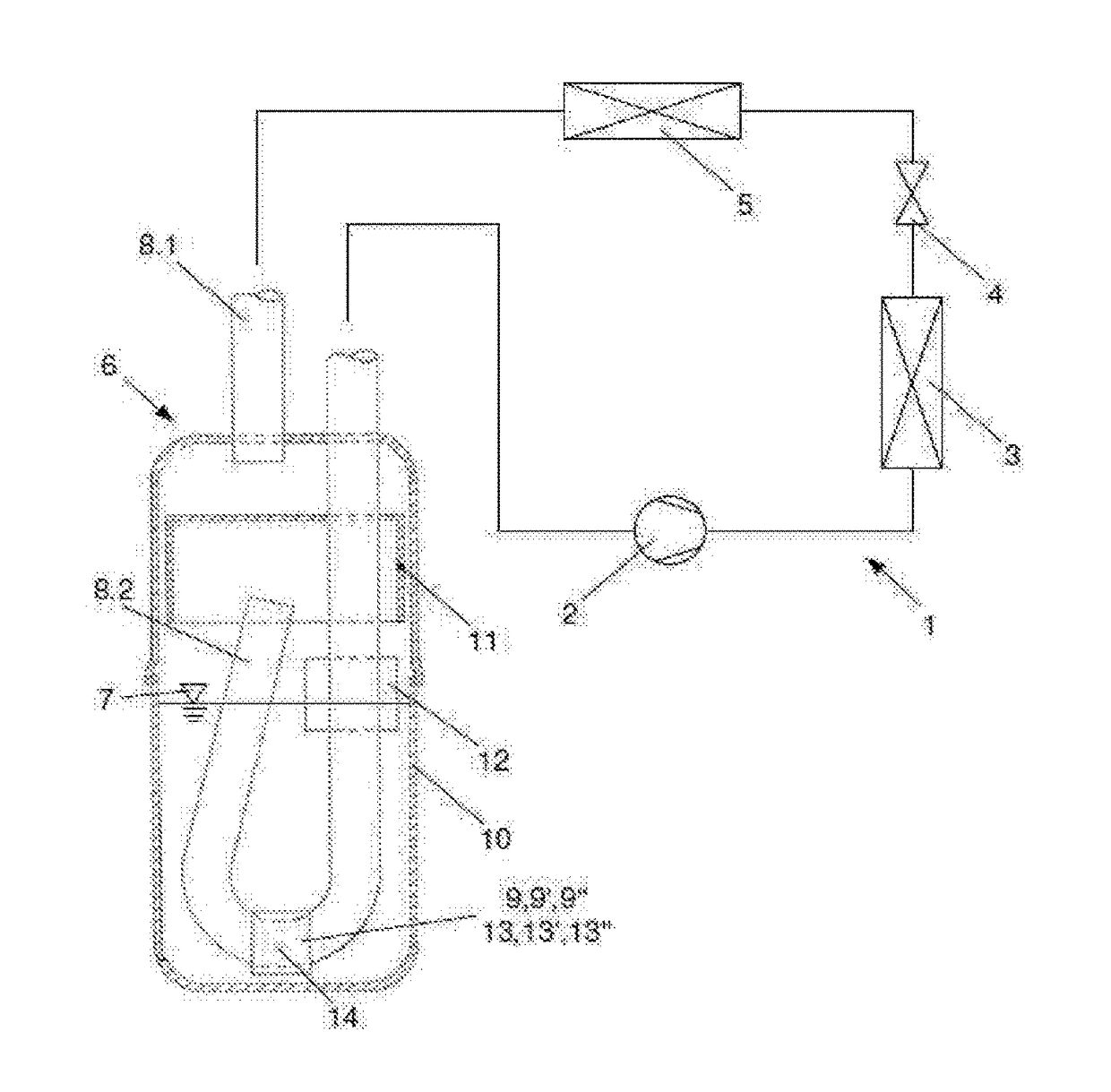 Apparatus for separating and storing liquid refrigerant in refrigerant circuit