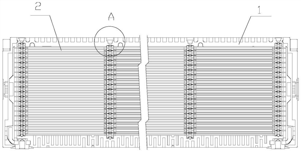 Horizontal lead-acid battery with filler and assembly method thereof