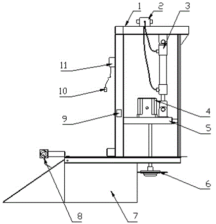 Intelligent accurate cotton topping device and multi-row cotton topping machine comprising same