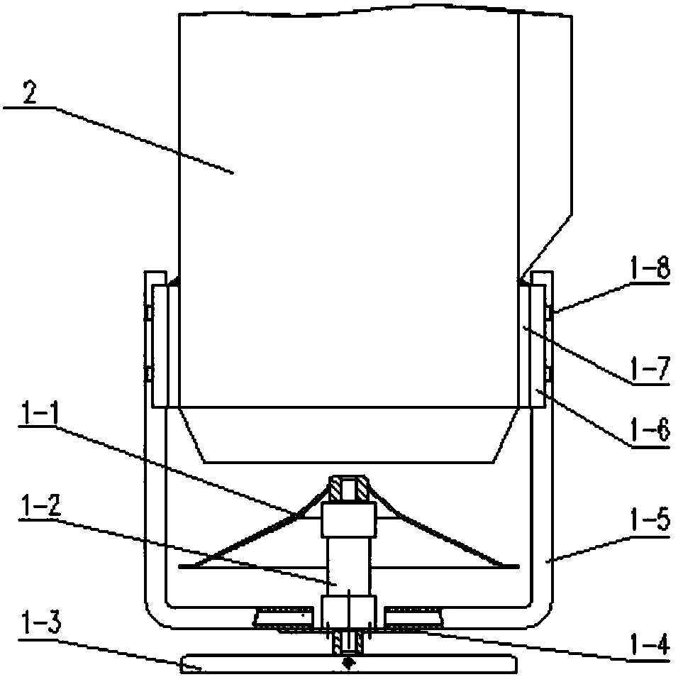 A kind of inverted separation bucket type material spreading device