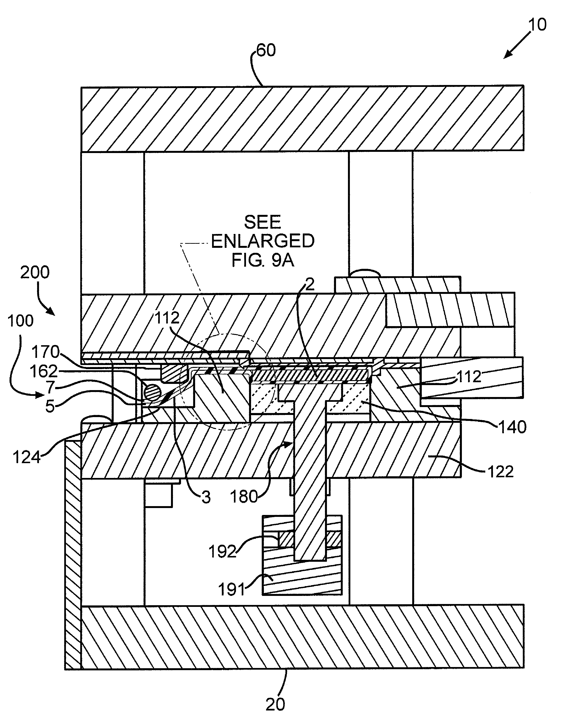 Thermo-encapsulating apparatus for providing a separator enveloping an electrode of an electrical energy storage device