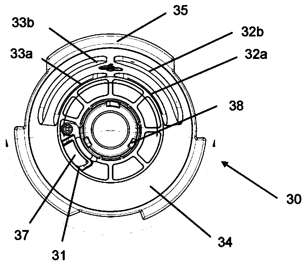 Cooking preparation appliance comprising a press screw and at least one filter