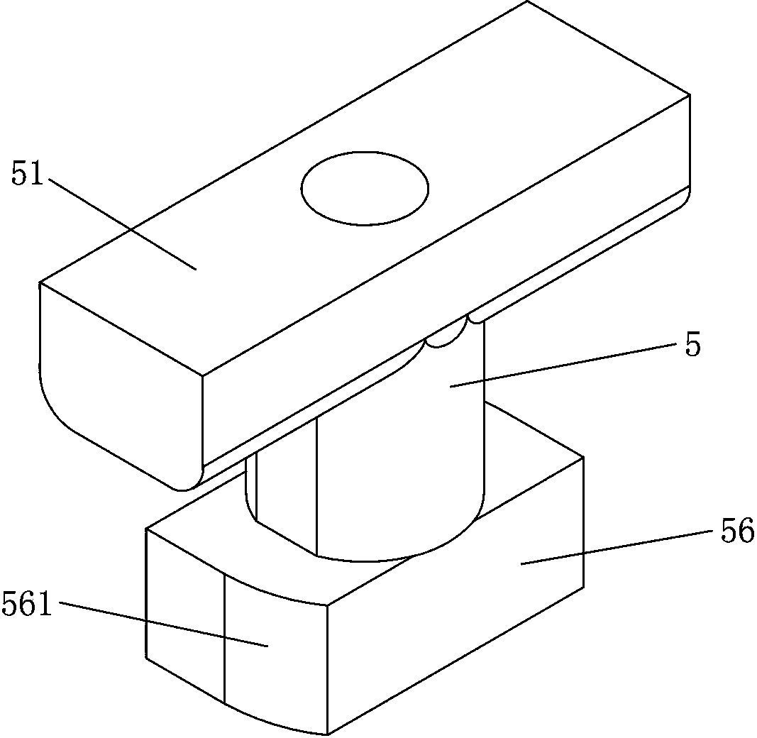 Pre-tightening connecting assembly used for mounting curtain wallboard