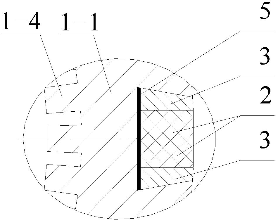 Ceramic embedded type cylindrical traveling wave ultrasonic motor vibrator pretightened by using wedge blocks