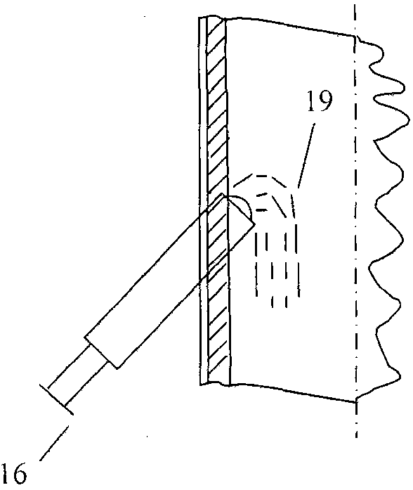 Method for controlling upper-middle temperature of catalytic cracking raising pipe