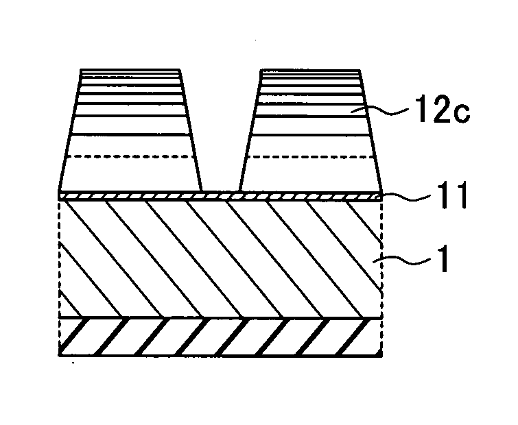 Method of forming a resist pattern and fabricating tapered features