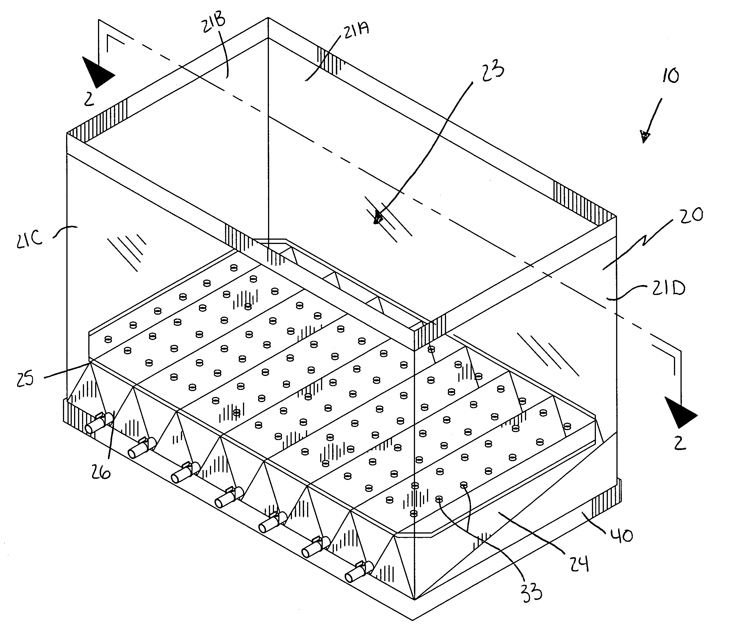 Self-cleaning aquarium and associated method