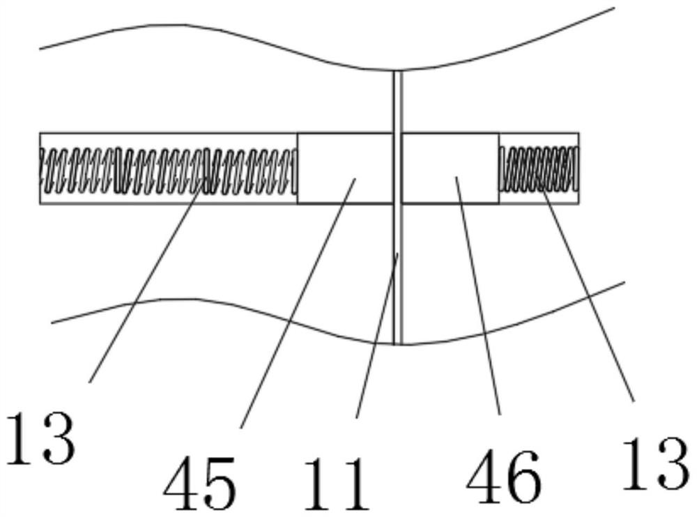 Mop capable of automatically discharging water