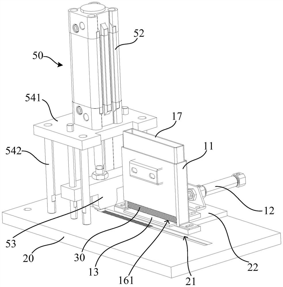 Staple adding assembly and staple driving device