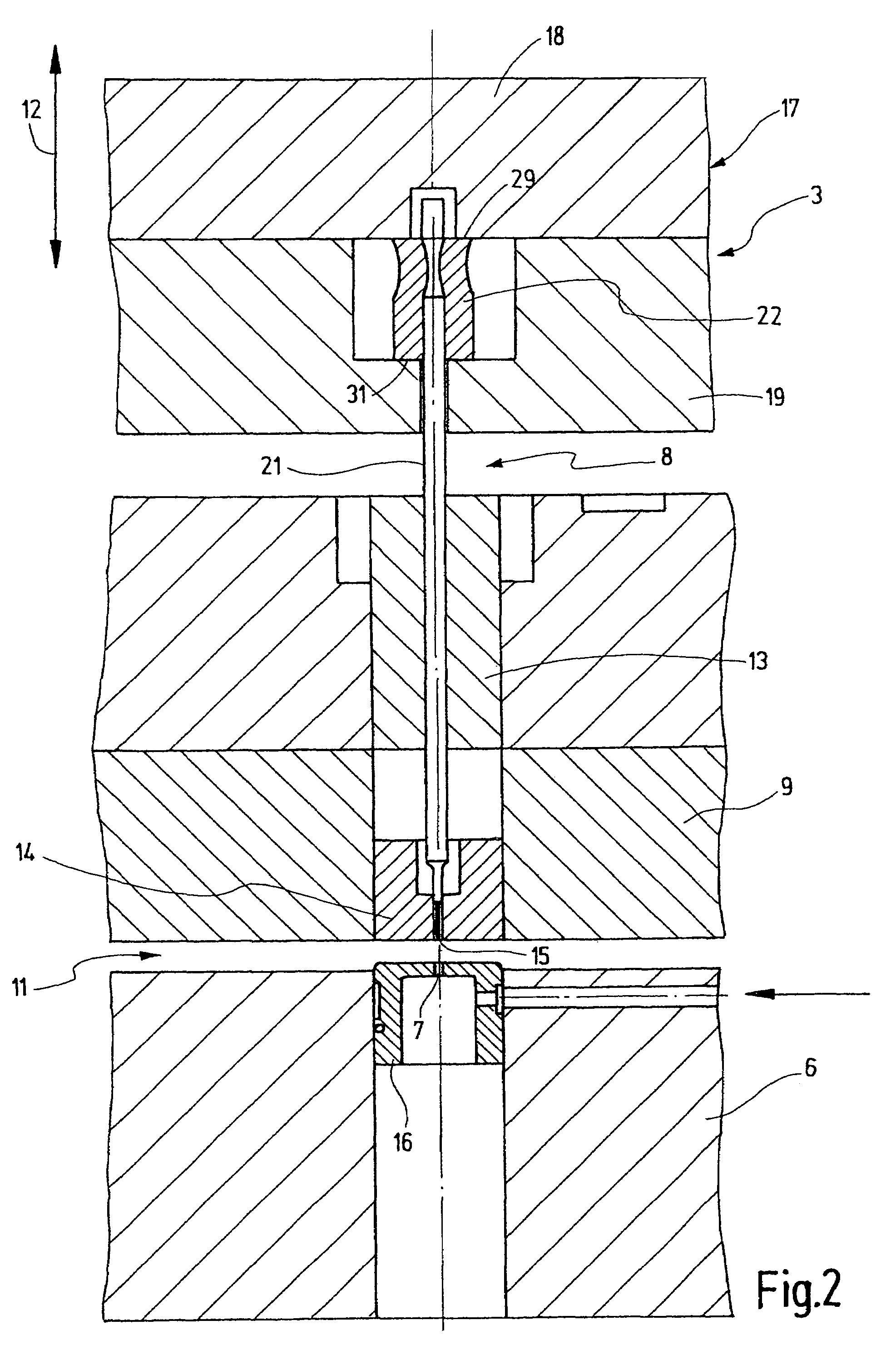 Punching device and punching die for it