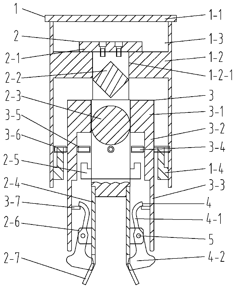 Non-powered automatic spreader and its operation method