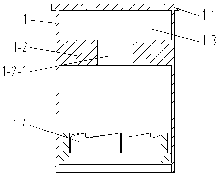 Non-powered automatic spreader and its operation method