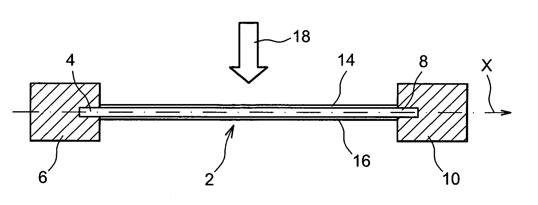 Device for converting mechanical impact energy into electrical energy with optimised efficiency