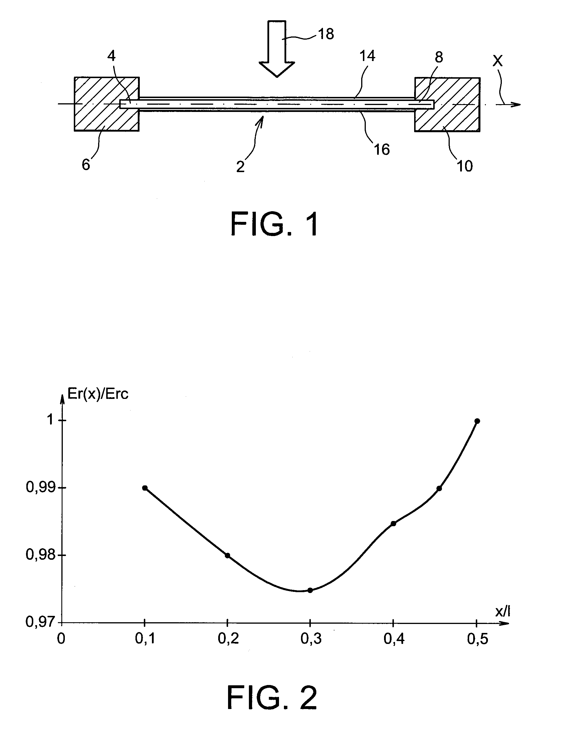 Device for converting mechanical impact energy into electrical energy with optimised efficiency