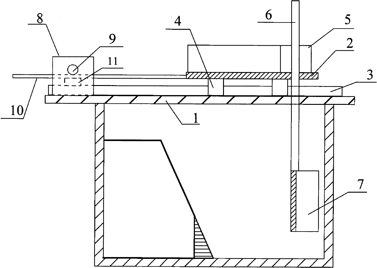 Device for simulating centrifugal field slope excavating condition