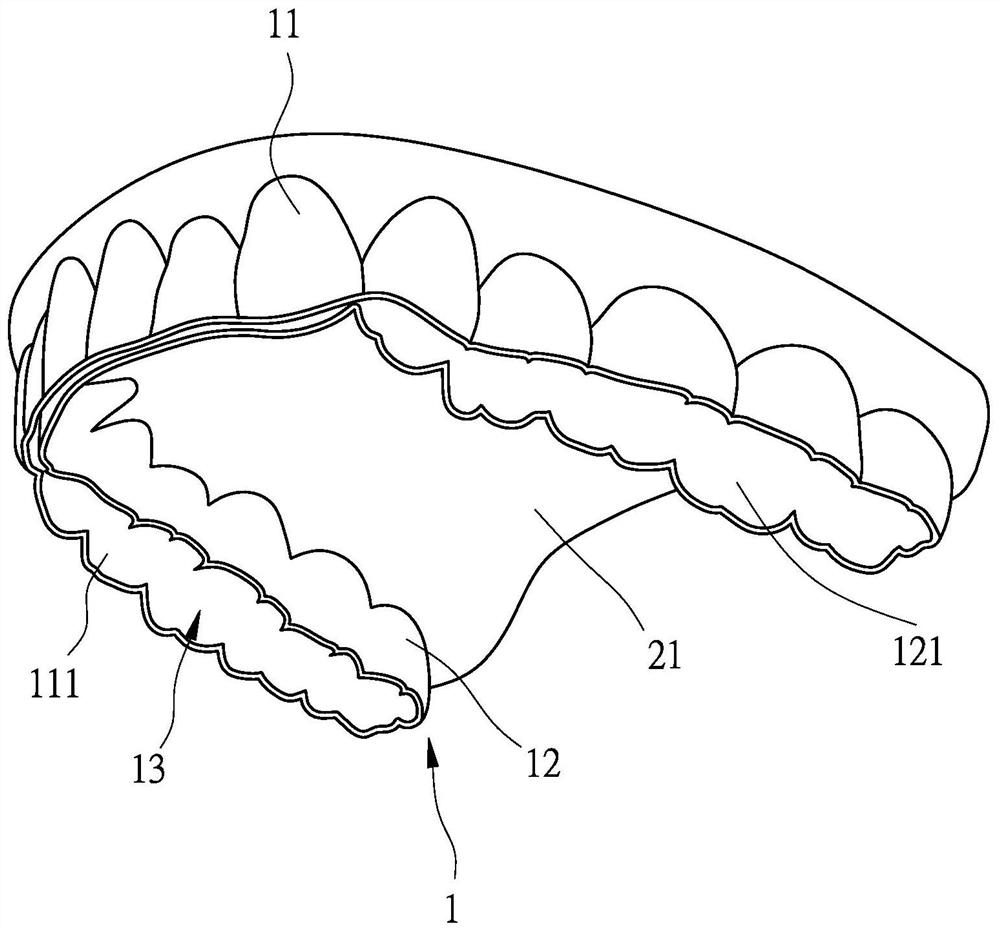 Intraoral swallowing training aid with open occlusal surface and manufacturing method of intraoral swallowing training aid