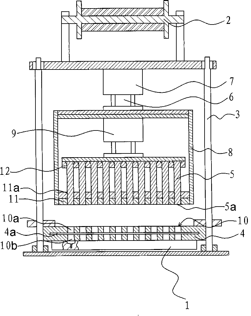 Filter paper die cutting device of transfusion device automatic assembling machine