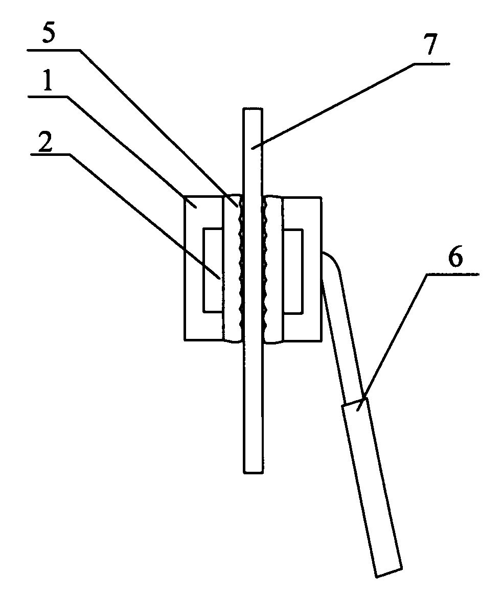 Glass cleaning device