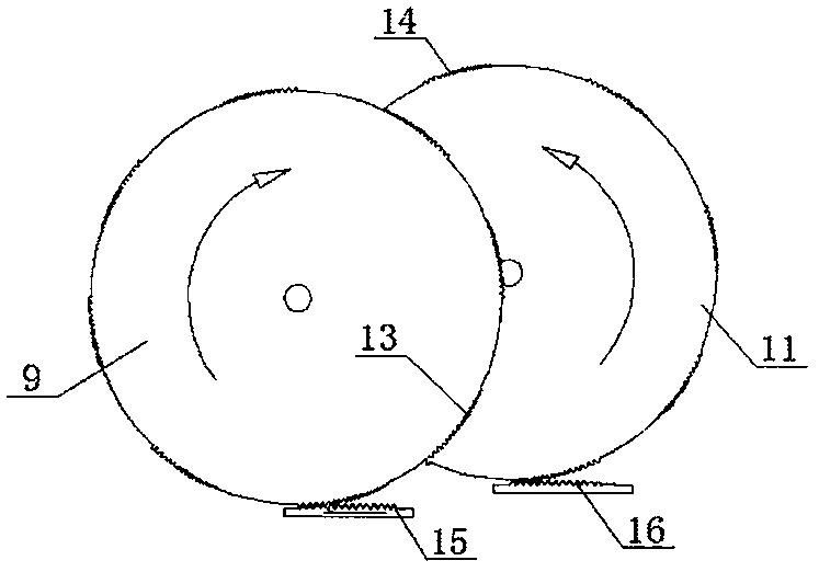 Efficient lubricating transmission four-cylinder internal-combustion engine provided with push rods and eight oscillating teeth