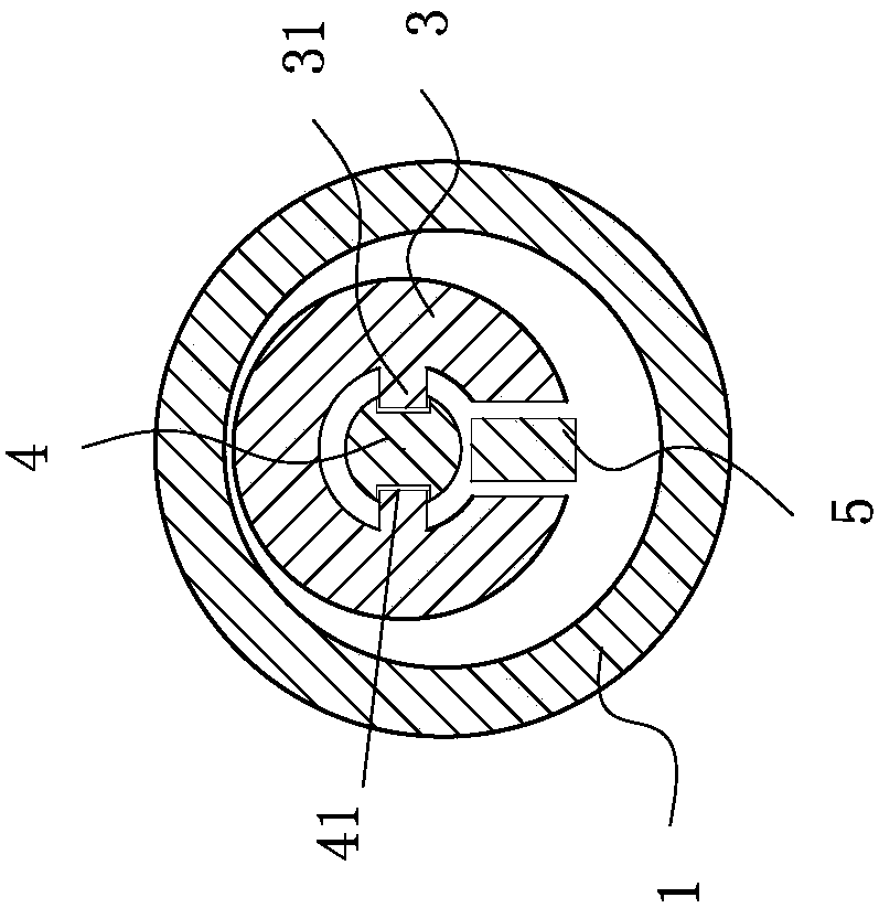 Mechanical rope throwing device