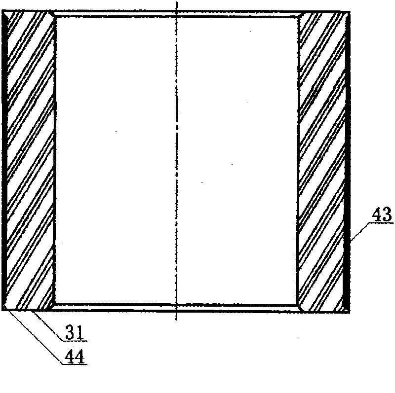 Totally-enclosed rotor type refrigerating compressor with compression cycle of cold cylinder