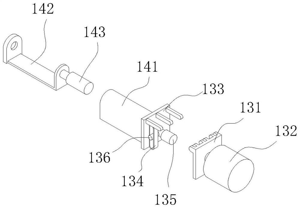 Intelligent multidirectional synchronous punching device for vehicle-mounted brake pump shell