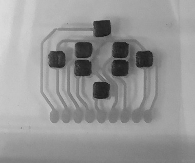 A kind of preparation method of miniature graphene airgel device