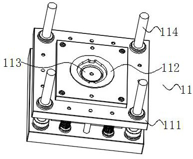 Metal plate stamping mechanism of hollow disc dryer and stamping method of metal plate stamping mechanism