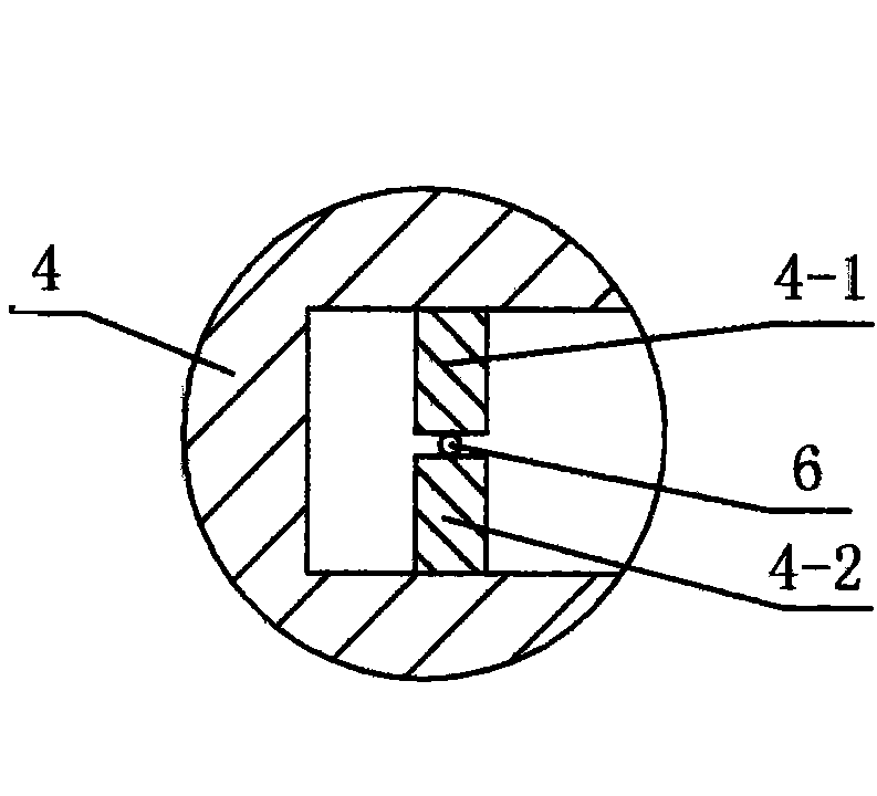 Universal pressure sensing device based on optical fiber microbending loss