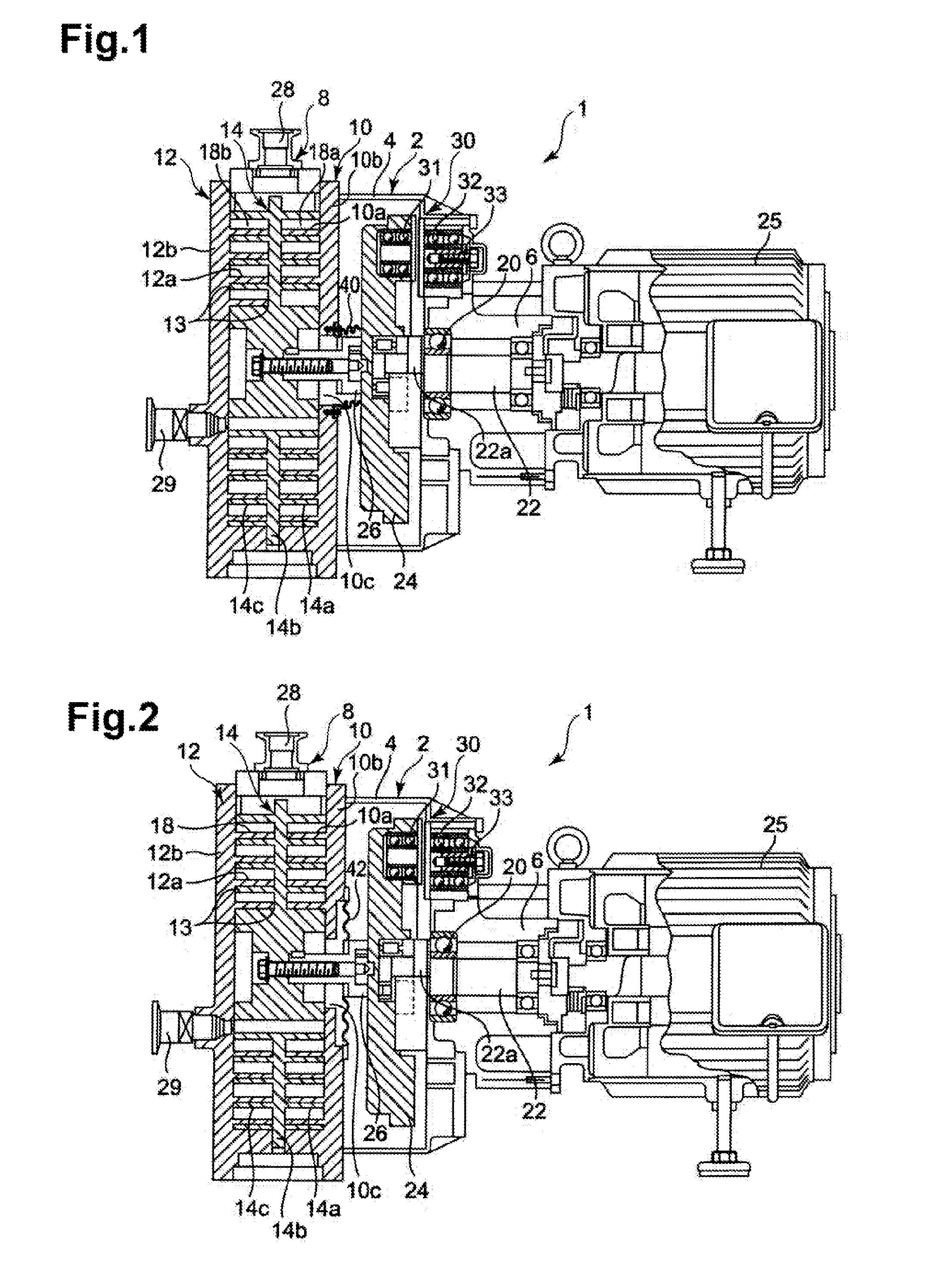 Scroll fluid machine with axial sealing unit