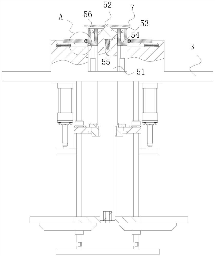 An automatic packaging device for capacitors