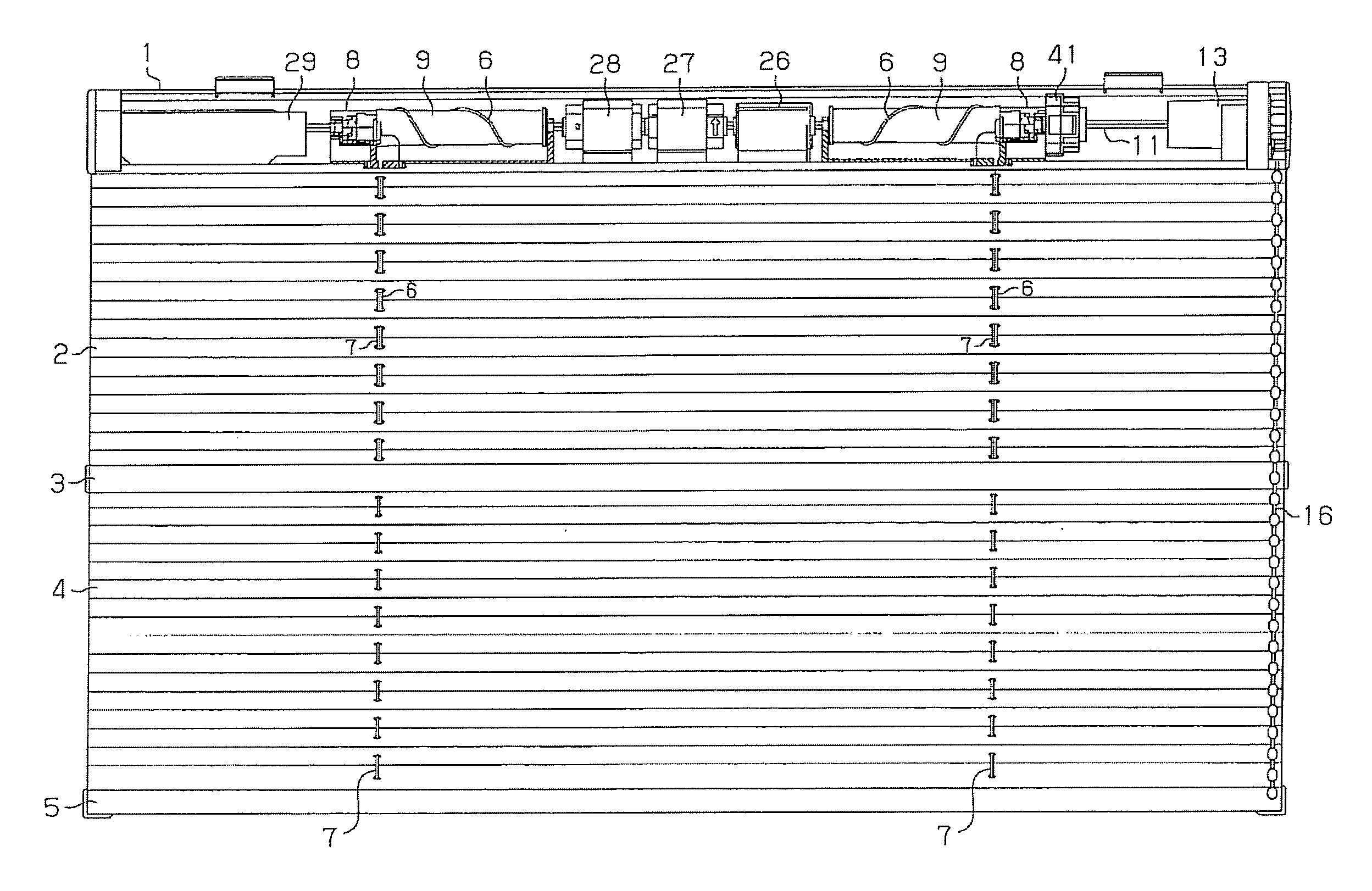 Operation apparatus of sunlight shielding apparatus, lifting apparatus of roll-up blind and operation pulley