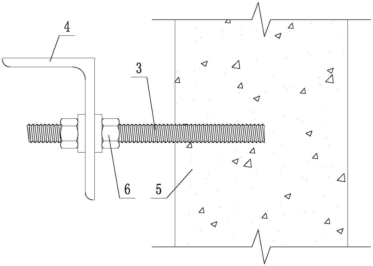 Heat bridge breaking screwed fitting and heat bridge breaking method