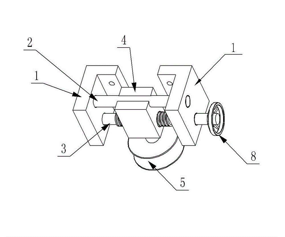 Take-up device capable of automatically adjusting take-up radius