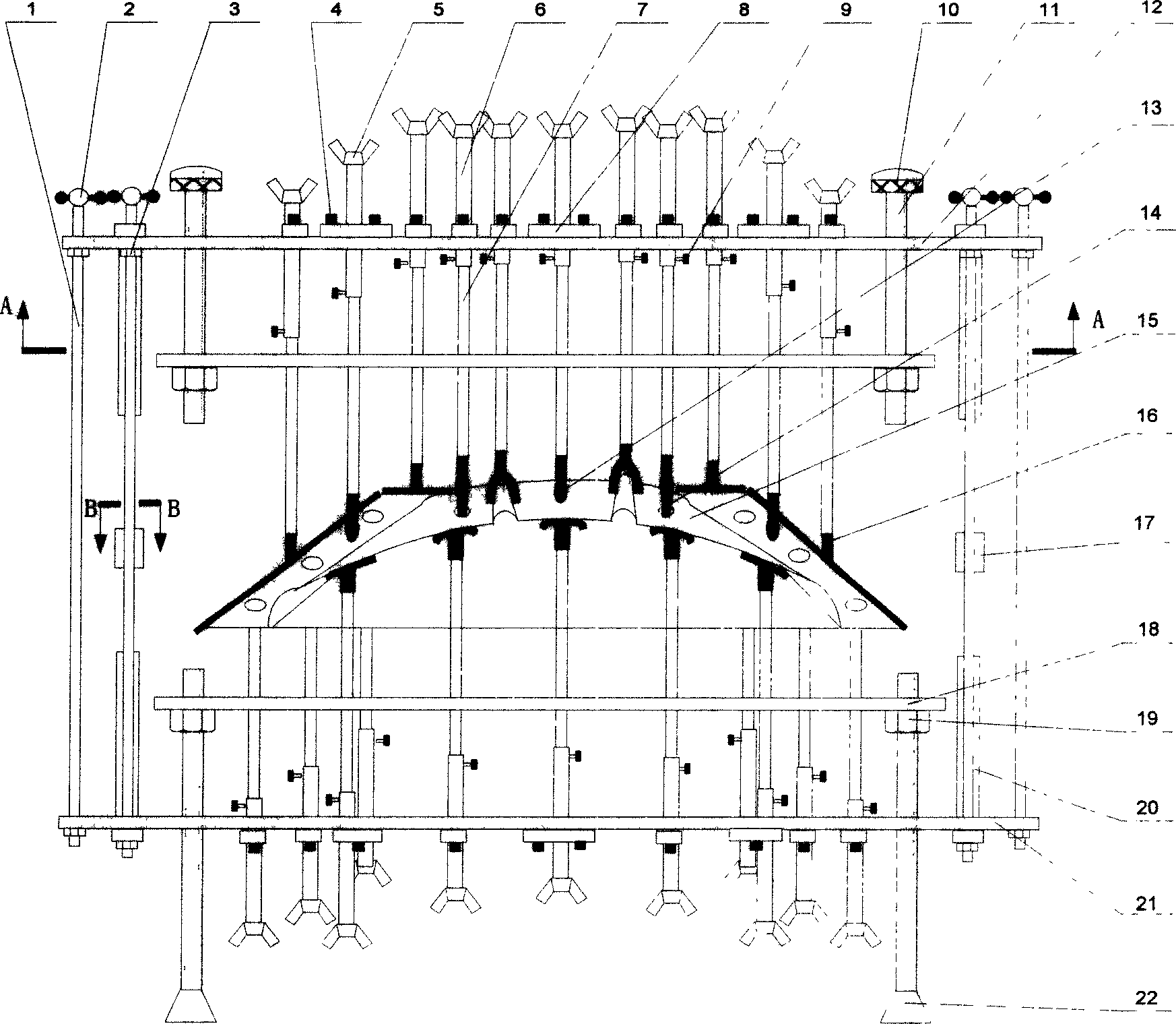 Flexible checking implement for large complicated carved punched thin-wall workpiece