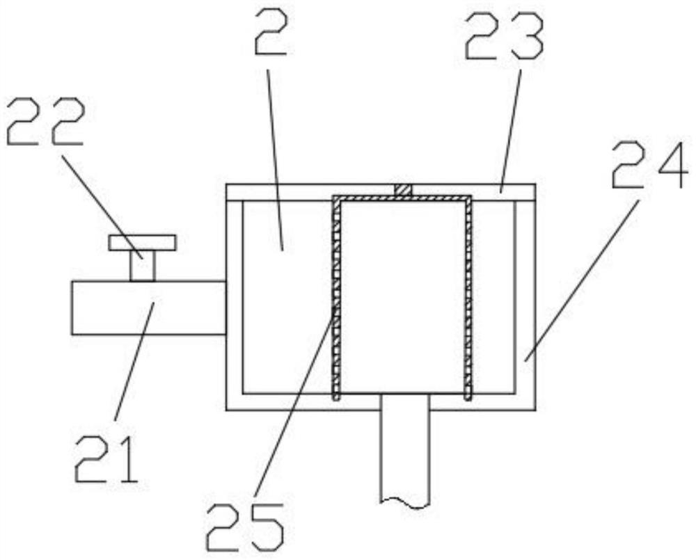 Swimming pool capable of intelligently adjusting temperature by utilizing heat-pump water heater