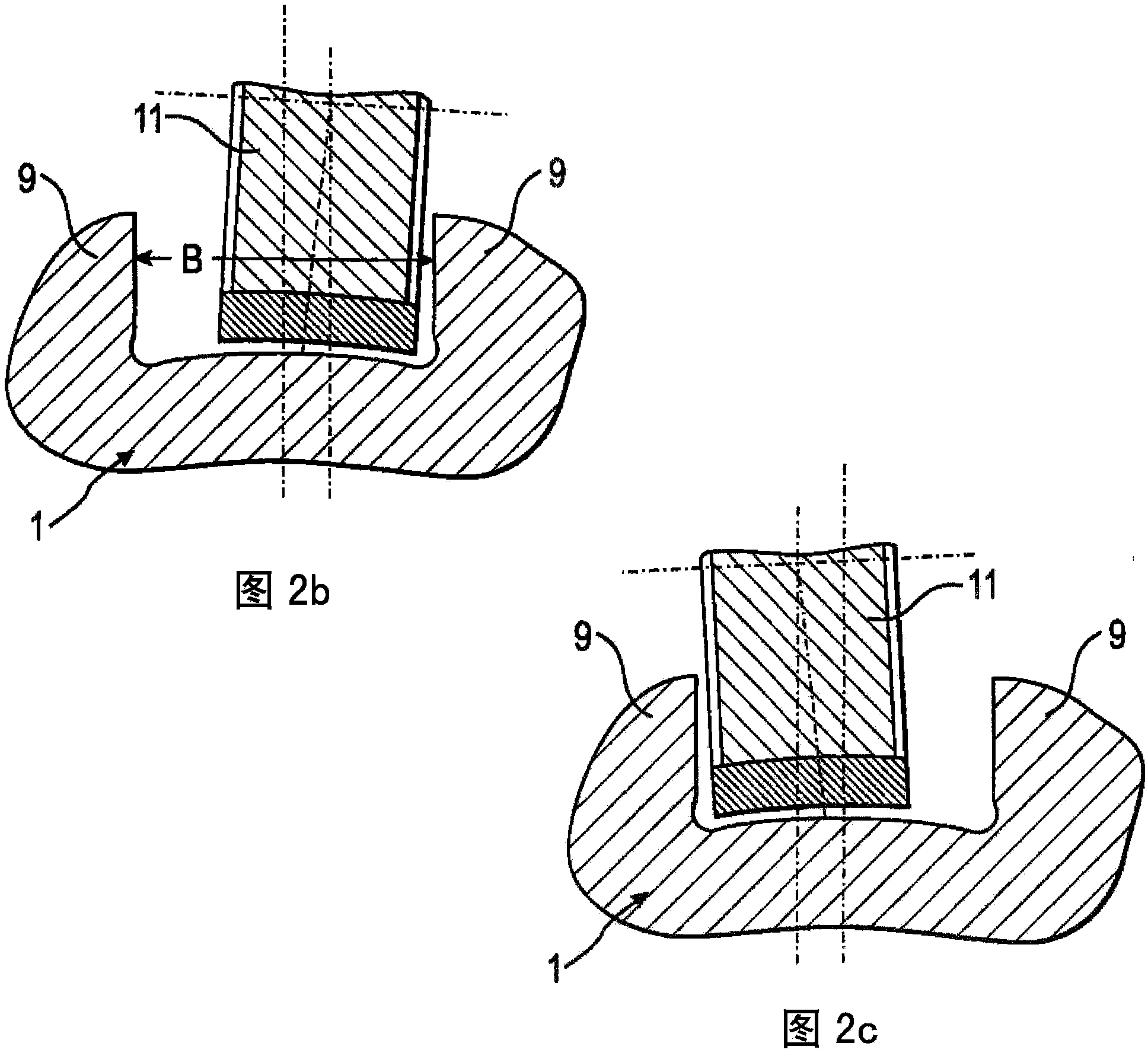 Grinding machine device with pivotable mounting of a grinding spindle unit and method for pivoting a grinding spindle unit on a grinding machine