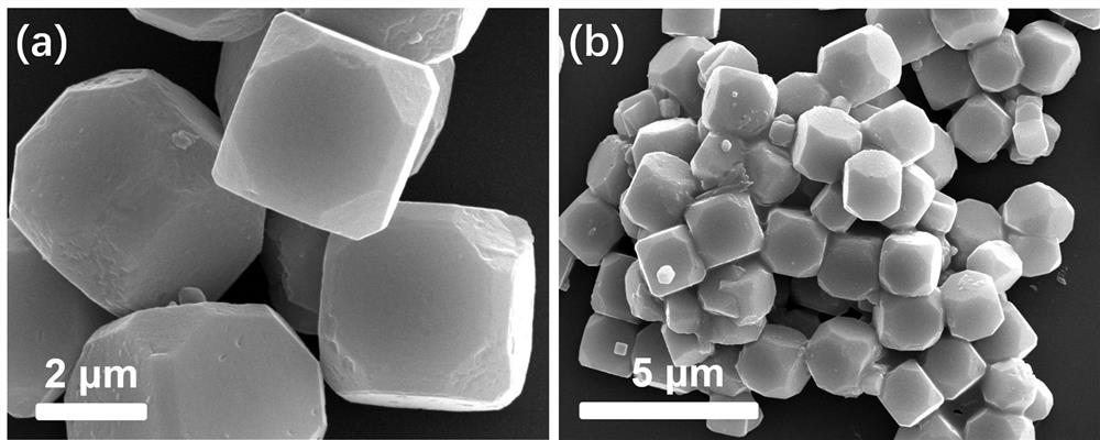 A kind of light-weight hollow carbon cube wave absorbing material and preparation method thereof