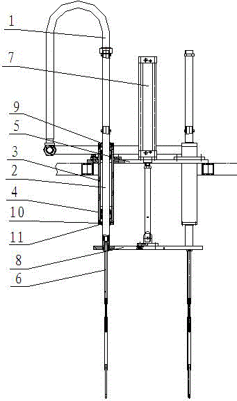 Spraying device for workpiece cleaning