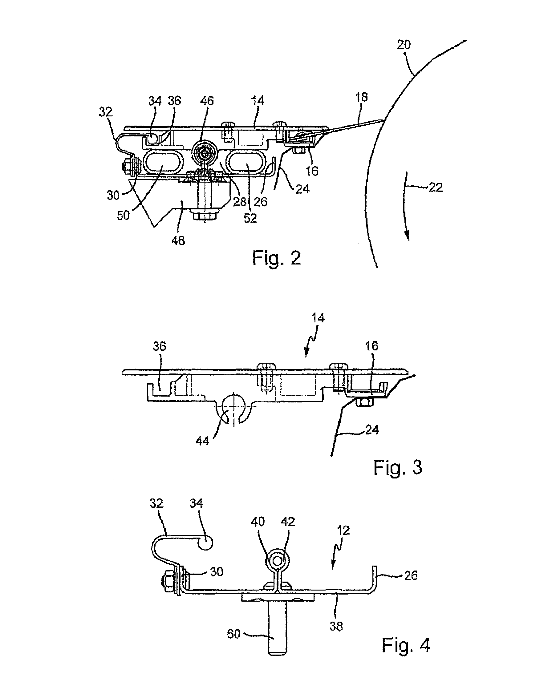 Device for retaining doctor blades