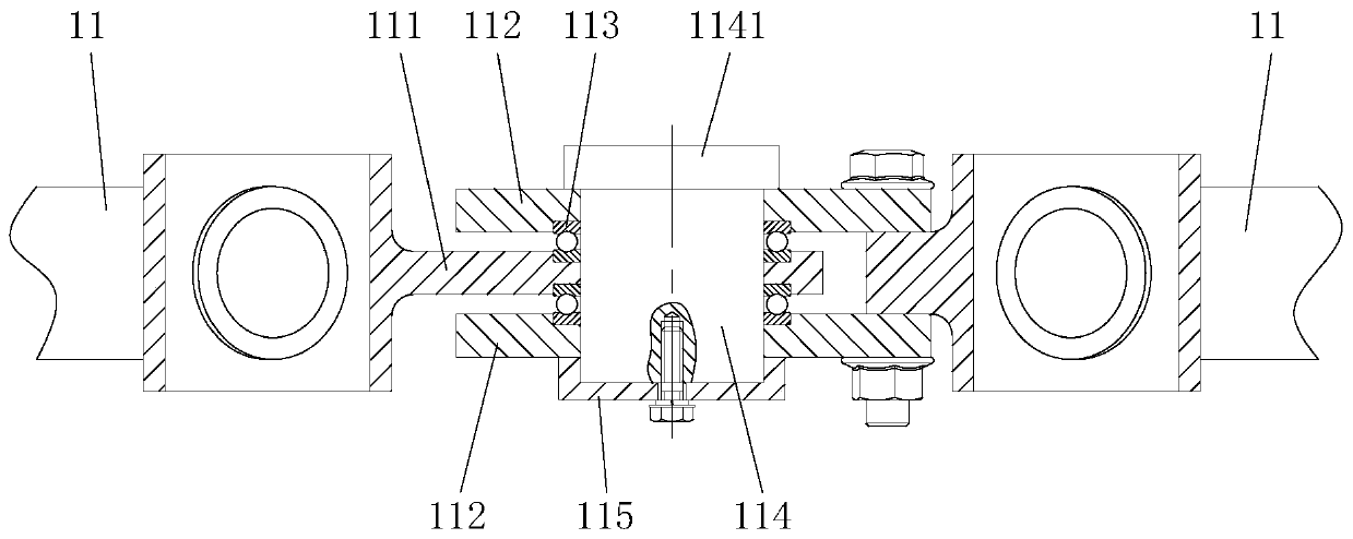 Articulated type four-drive chassis and steering method thereof