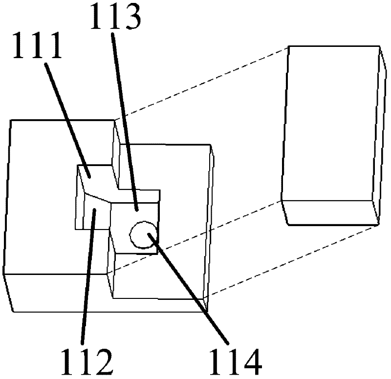 High-isolation radial power synthesis amplifier with broadband air micro-strips