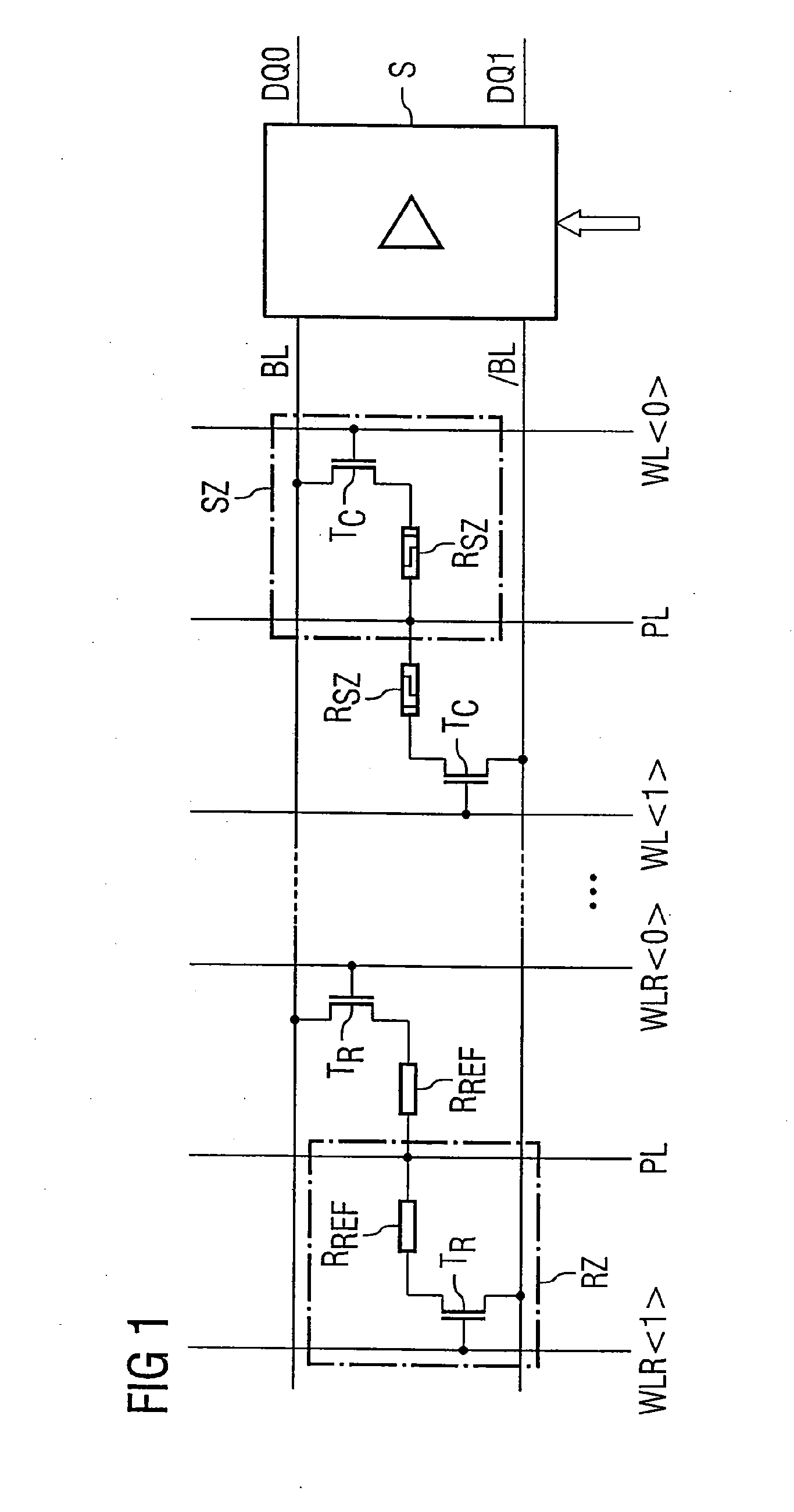 Memory with resistance memory cell and evaluation circuit