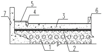 Method and structure for preventing rock-fill dam crest road from cracking